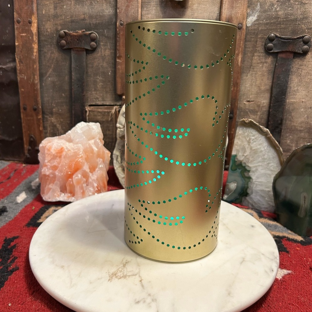 Gold VTG Peace Dove Perforated Candle Holder night light- tea light INCLUDED - Picture 7 of 15
